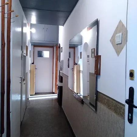 Rubena Apartment *